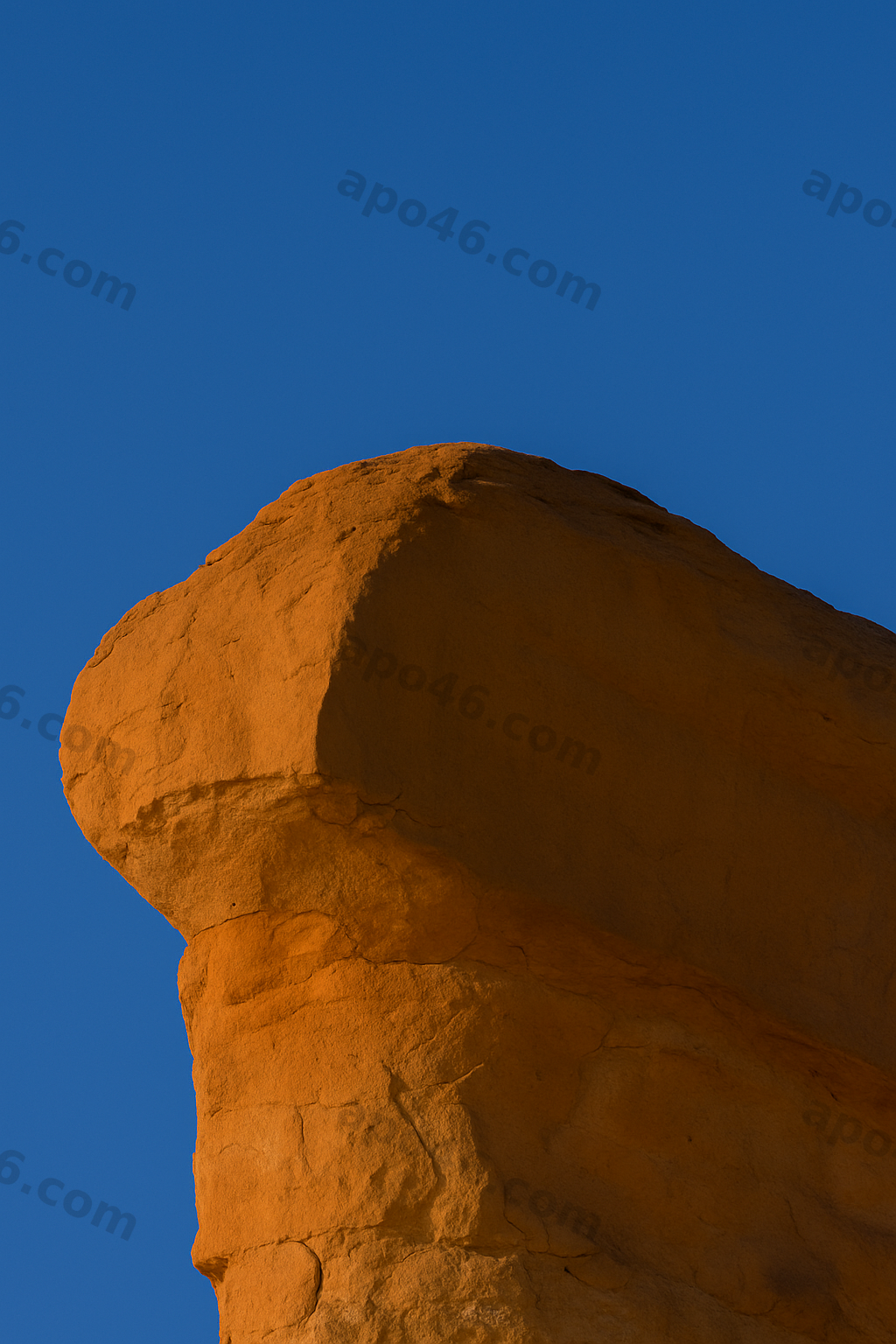 "Roter Stein, Blauer Raum" Nr° 12 (30 x 40 cm)